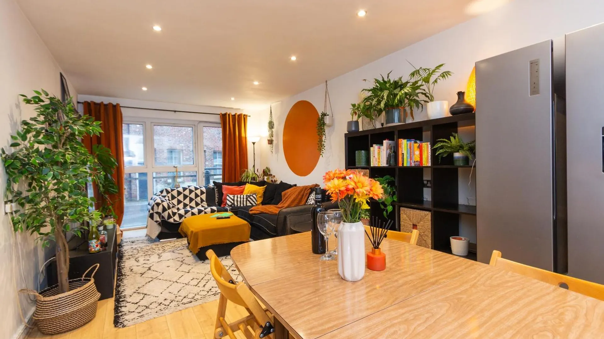 Appartement Modern Retreat - 2Bd Apt With Lush Greenery At Sheffield Verenigd Koninkrijk