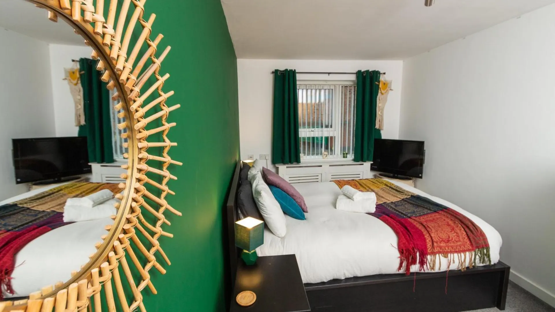 Modern Retreat - 2Bd Apt With Lush Greenery At Sheffield 0*,