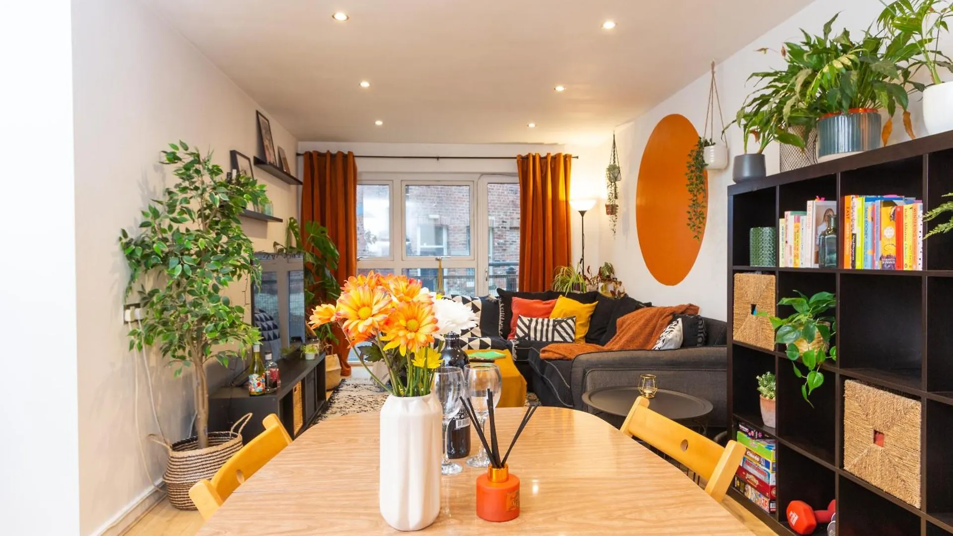Modern Retreat - 2Bd Apt With Lush Greenery At Sheffield Appartement