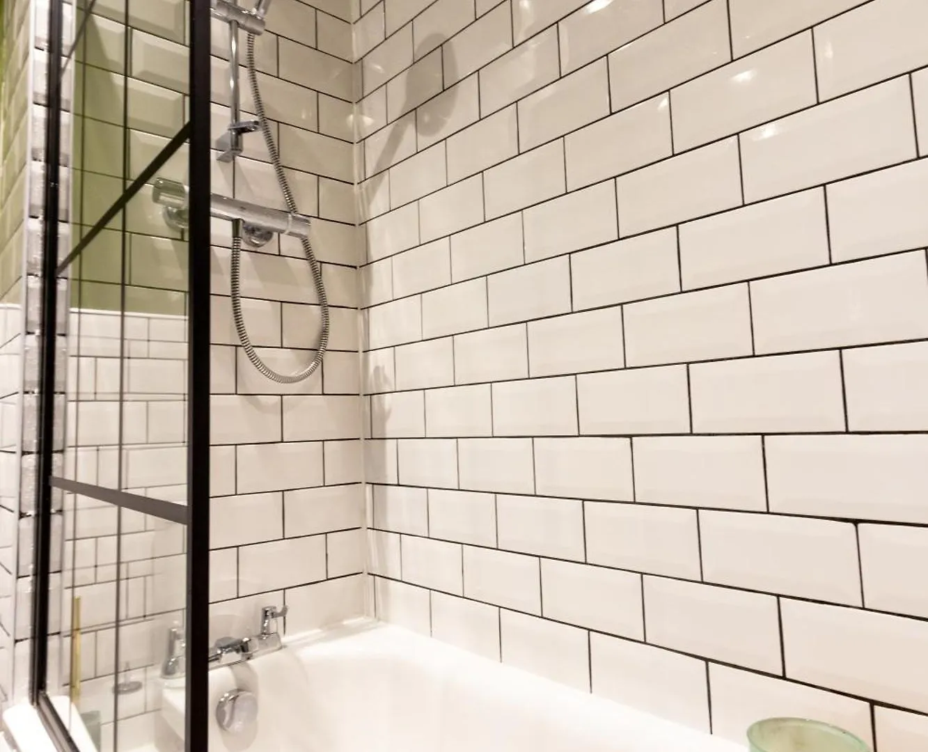 Appartement Modern Retreat - 2Bd Apt With Lush Greenery At Sheffield