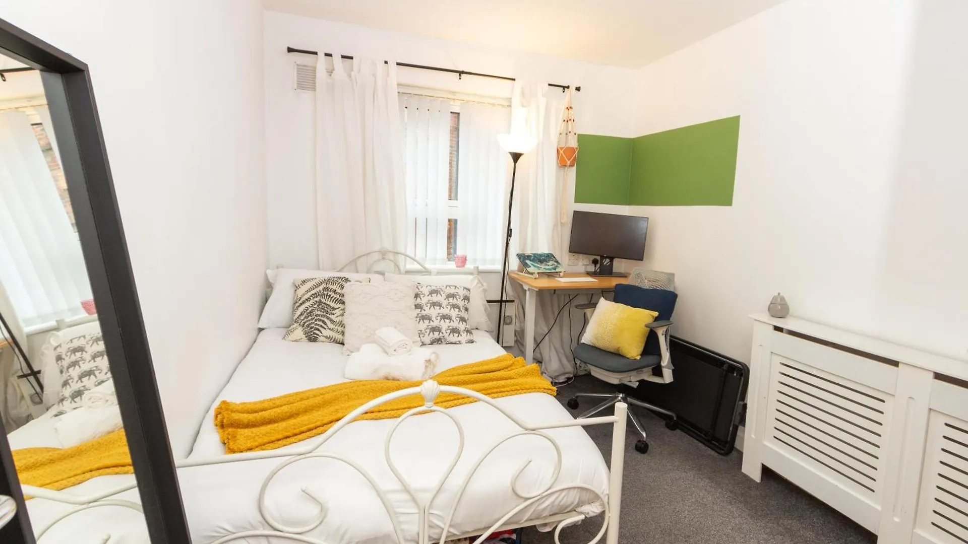 Appartement Modern Retreat - 2Bd Apt With Lush Greenery At Sheffield Verenigd Koninkrijk